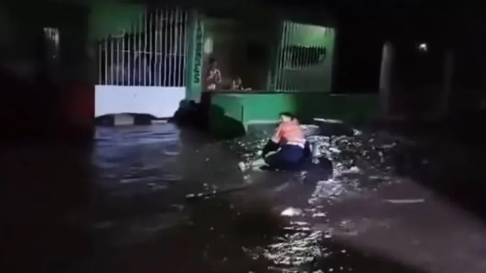 Albardón: el polémico video de una parodia del Titanic en medio de la creciente