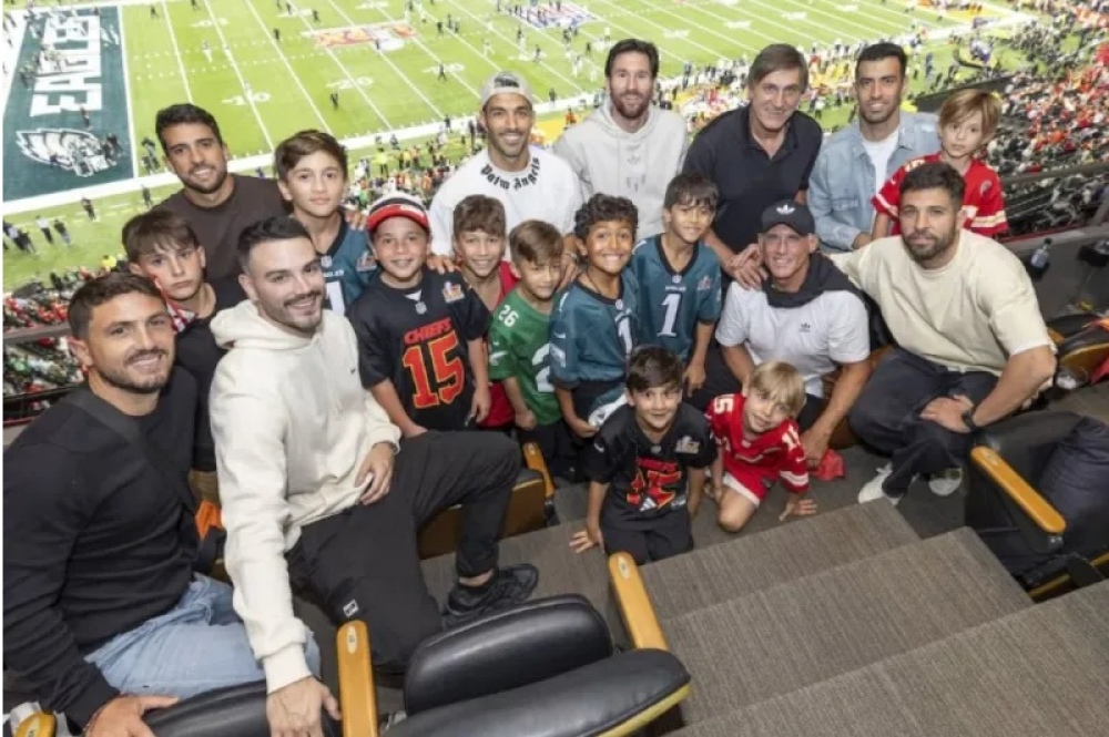 Los hijos de Lionel Messi sorprenden con sus camisetas en la final del Super Bowl