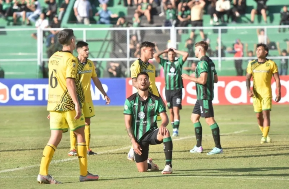 San Martín sufrió una dura goleada ante Aldosivi y se fue silbado