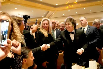 Javier Milei: De gala en gala, conquistando la noche de Washington