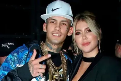 L-Gante sorprende con show gratuito en Pinamar junto a Wanda Nara