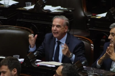 Cruce entre Miguel Pichetto y la izquierda por los incendios en el sur y la figura de Jones Huala