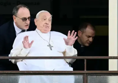 Tras cinco semanas de internación, el Papa Francisco vuelve a casa