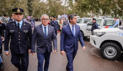 Orrego presentó 40 pistolas Taser, más equipos y personal policial para combatir la inseguridad
