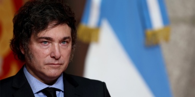 Milei afirma que la inflación se mantendrá estable y advierte al campo sobre retenciones